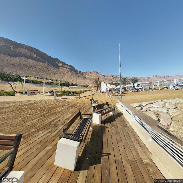 The same shore, looking inland. Google Street View, November 2017.