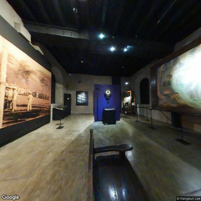 Street View frame at 14.59452, 120.96961