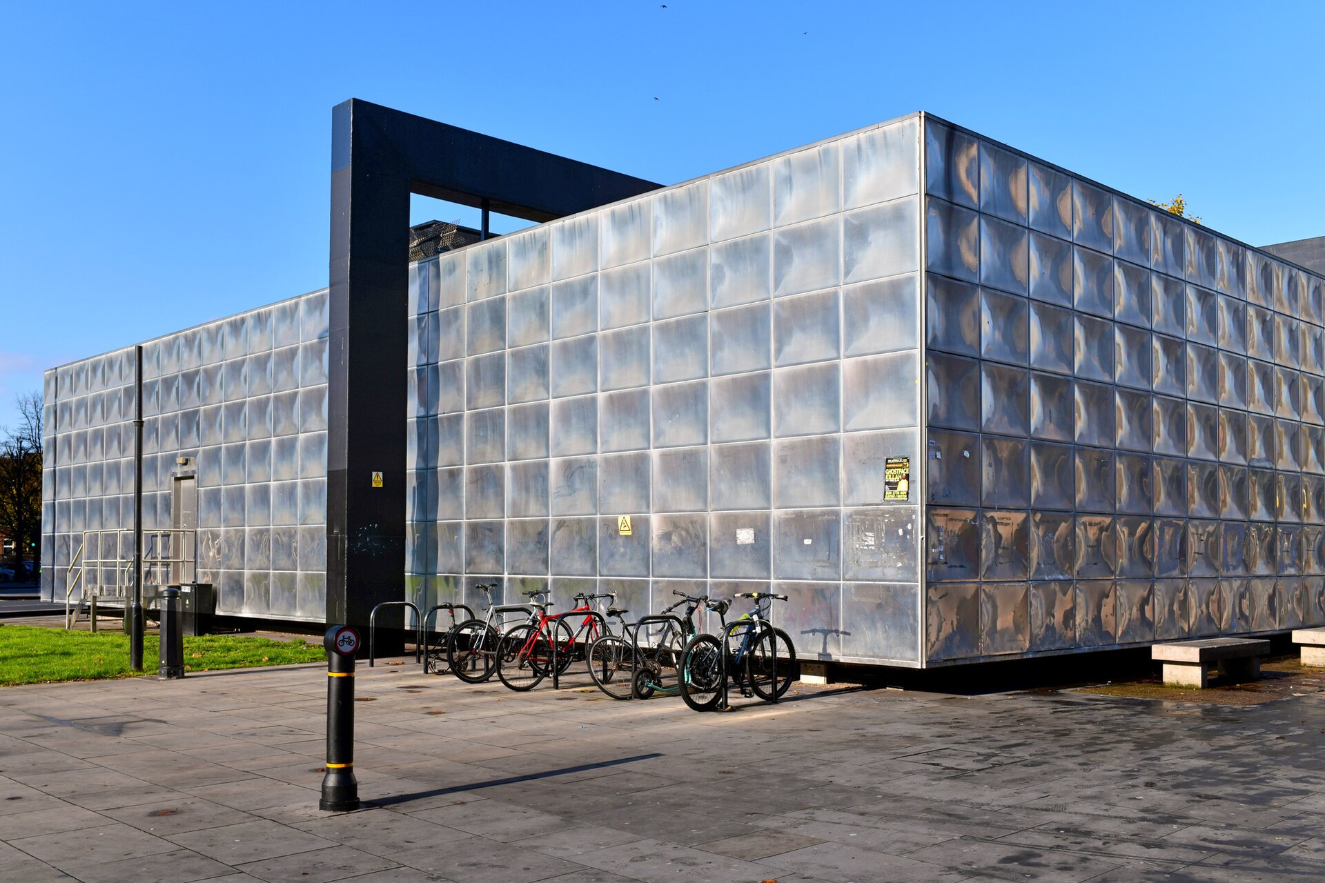 Faraday Memorial, Elephant & Castle